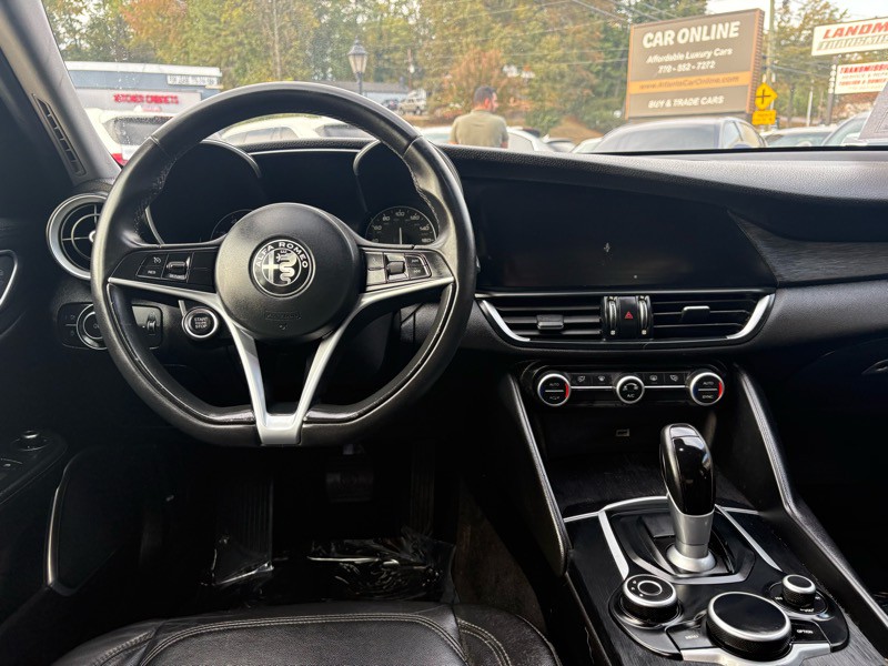 2018 Alfa Romeo Giulia Image 21