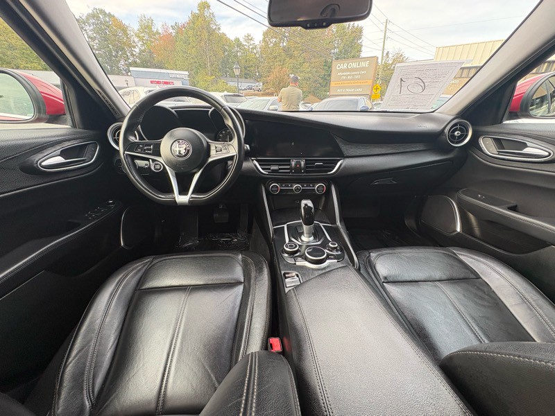 2018 Alfa Romeo Giulia Image 22