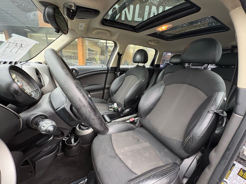 2012 MINI Countryman Image 14