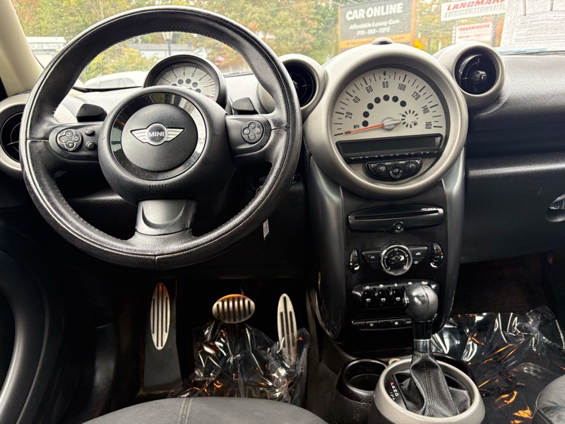 2012 MINI Countryman Image 16