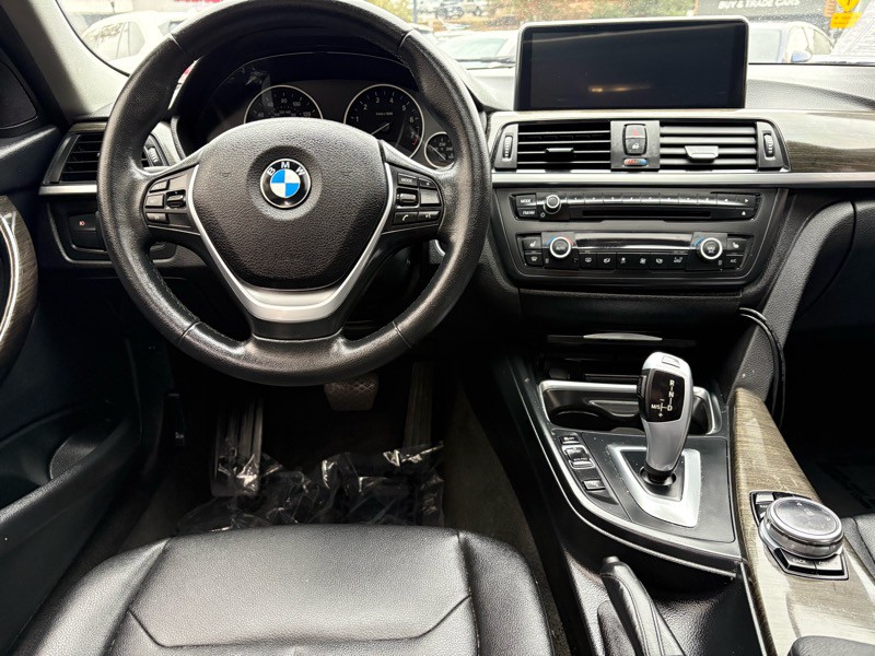 2015 BMW 3 Series Image 9