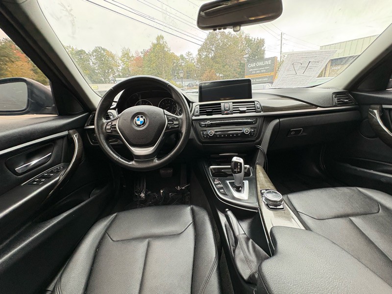 2015 BMW 3 Series Image 11