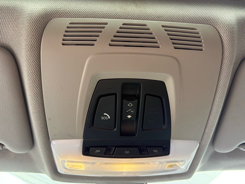 2015 BMW 3 Series Image 17