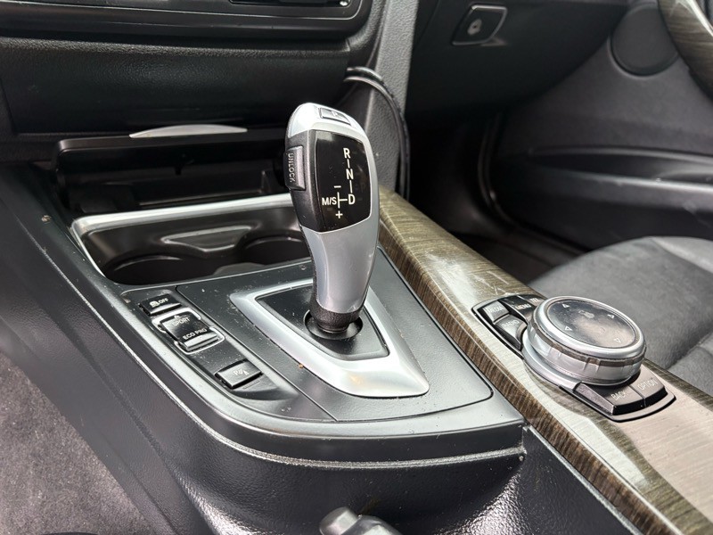 2015 BMW 3 Series Image 20