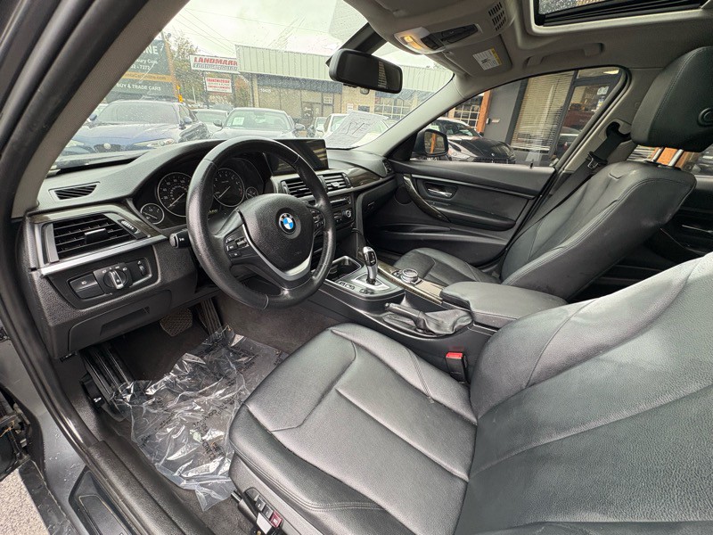 2015 BMW 3 Series Image 24