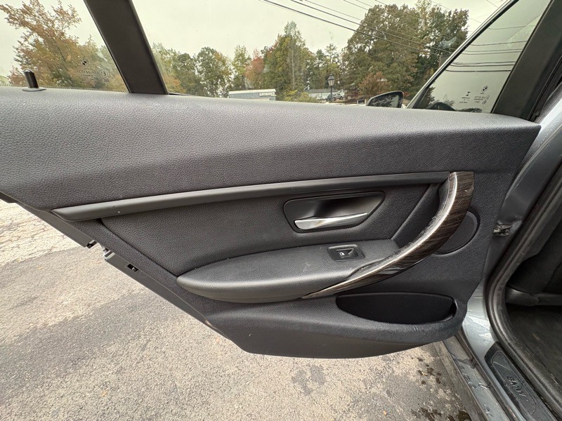 2015 BMW 3 Series Image 29