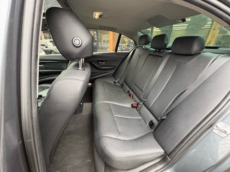 2015 BMW 3 Series Image 31