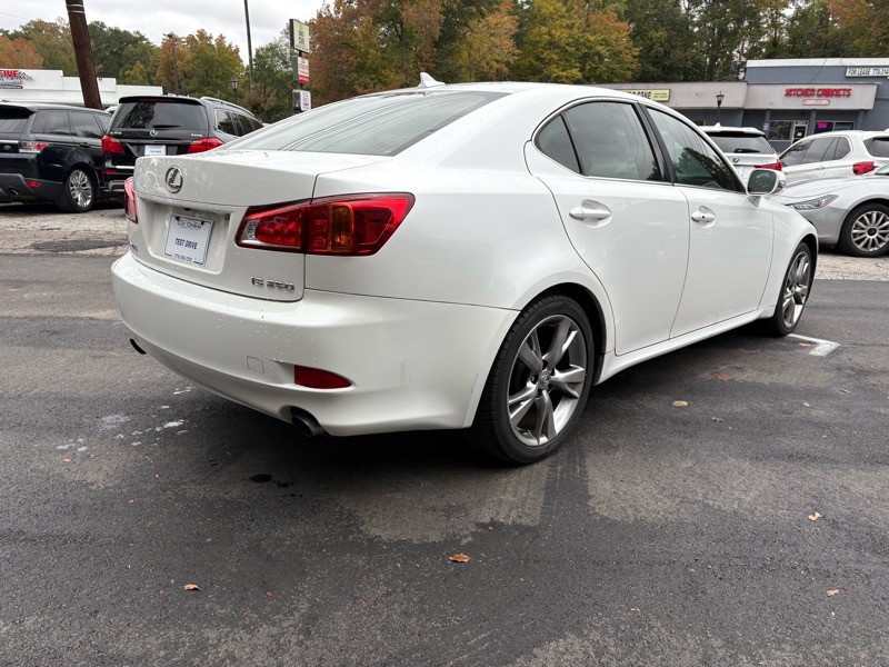 2010 Lexus IS Image 5