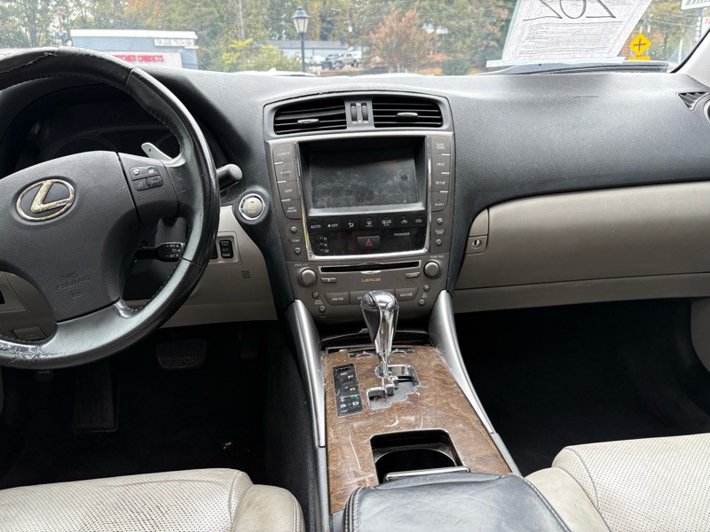2010 Lexus IS Image 10