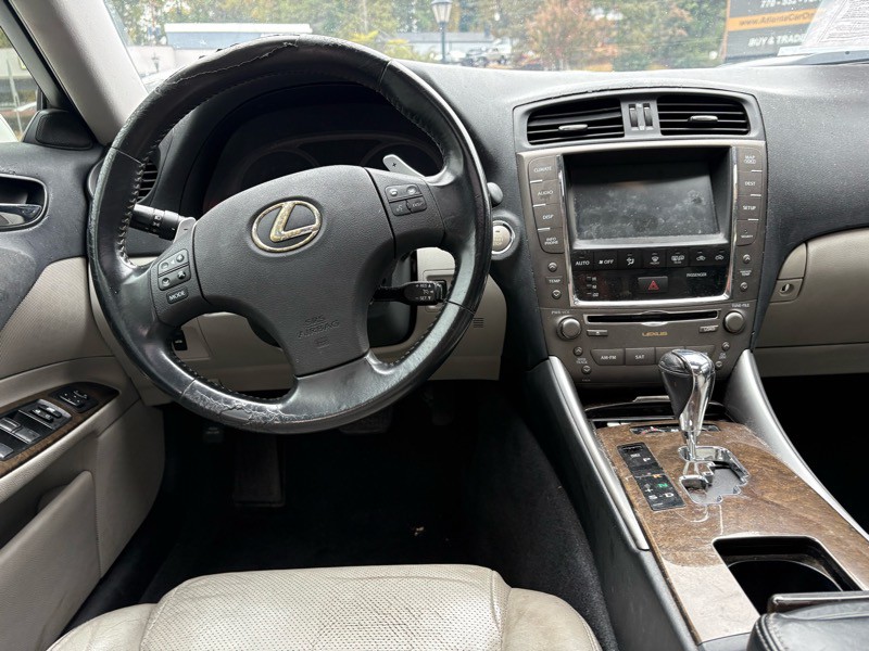 2010 Lexus IS Image 11