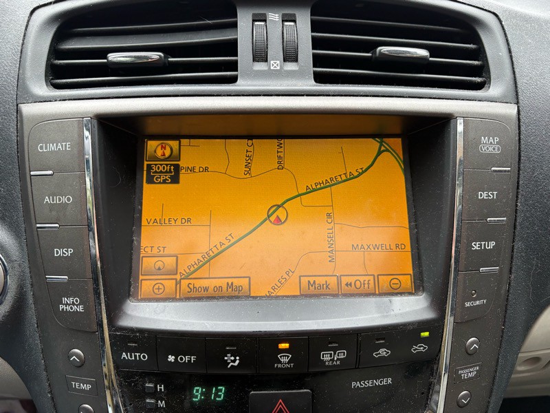 2010 Lexus IS Image 13