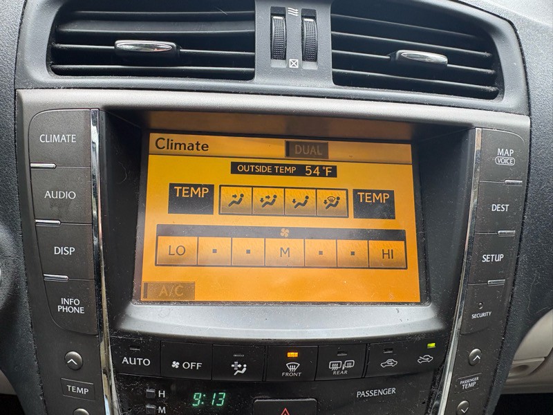 2010 Lexus IS Image 15