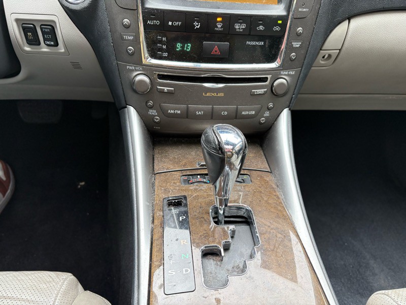 2010 Lexus IS Image 17