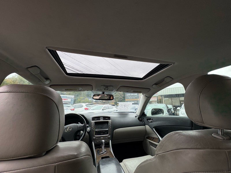 2010 Lexus IS Image 24