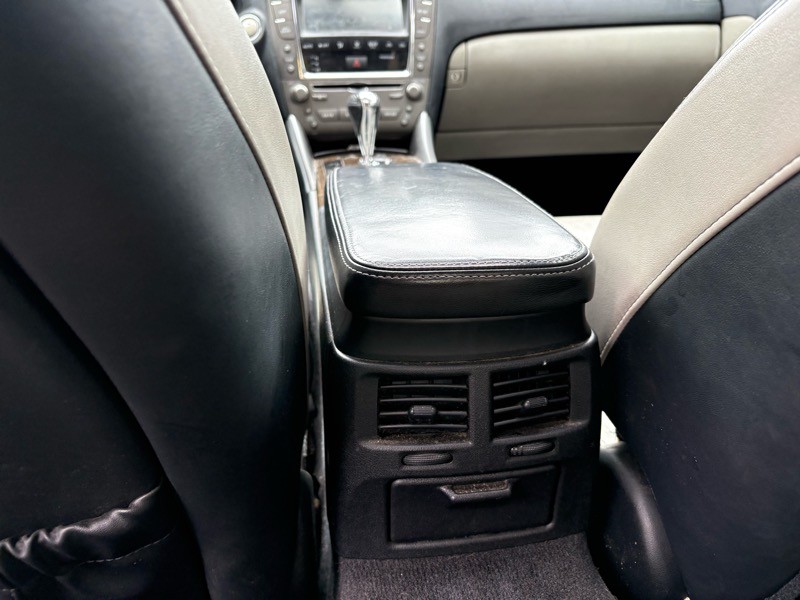 2010 Lexus IS Image 25