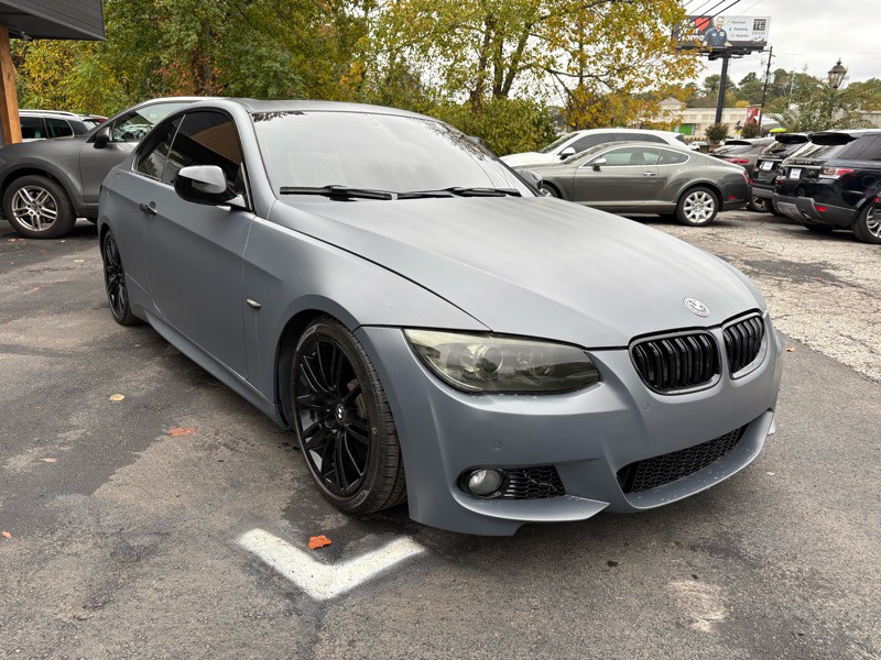 2011 BMW 3 Series Image 3