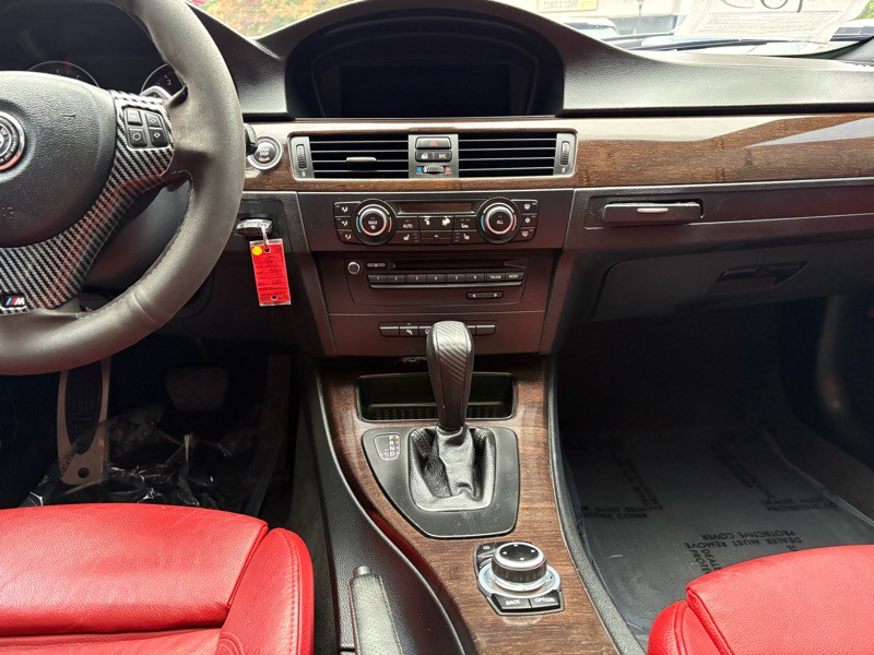 2011 BMW 3 Series Image 8