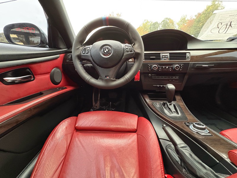 2011 BMW 3 Series Image 9