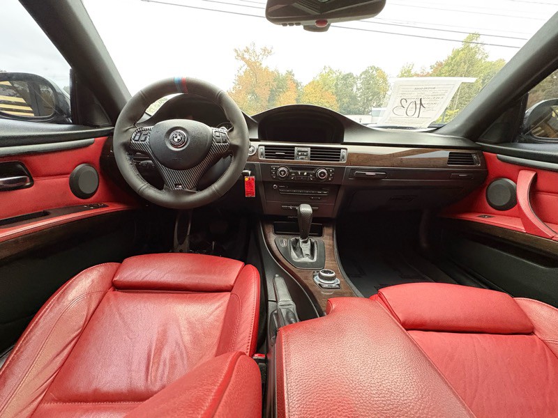 2011 BMW 3 Series Image 10