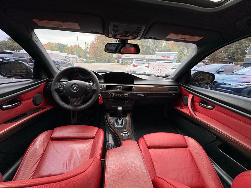 2011 BMW 3 Series Image 11