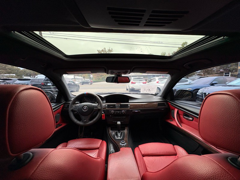 2011 BMW 3 Series Image 12