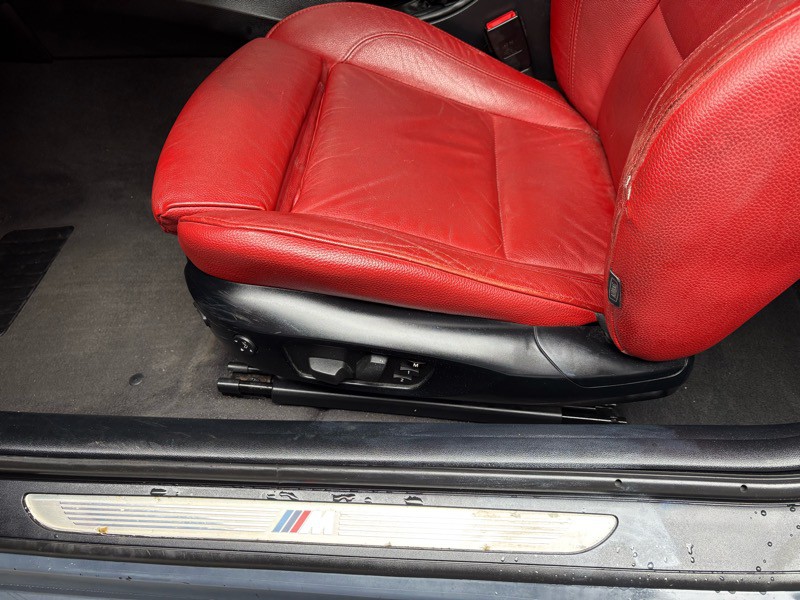 2011 BMW 3 Series Image 16