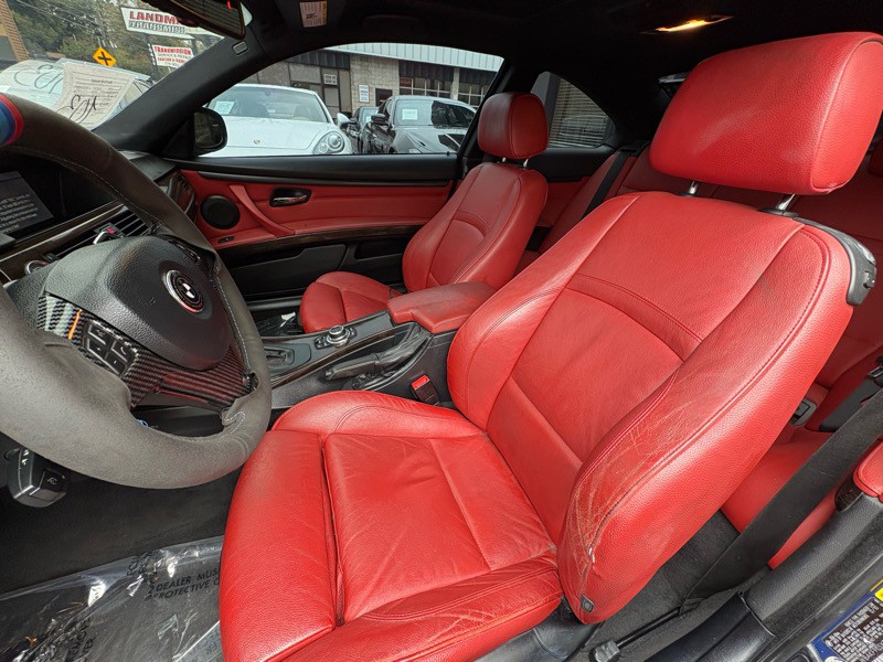 2011 BMW 3 Series Image 17