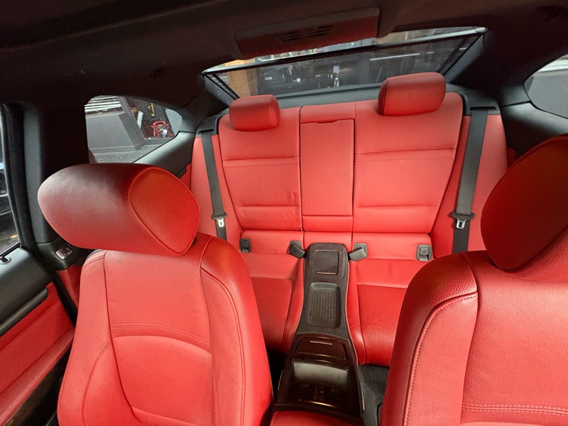 2011 BMW 3 Series Image 18