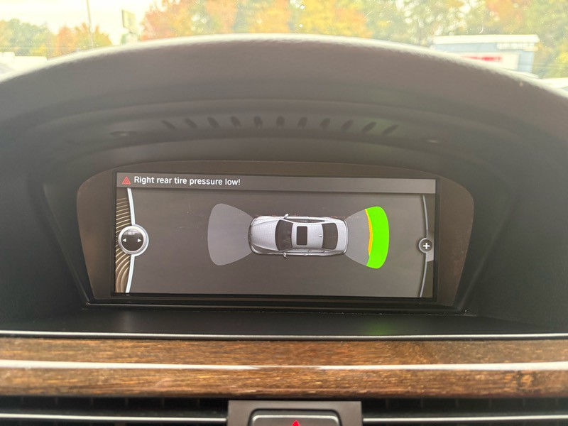 2011 BMW 3 Series Image 22