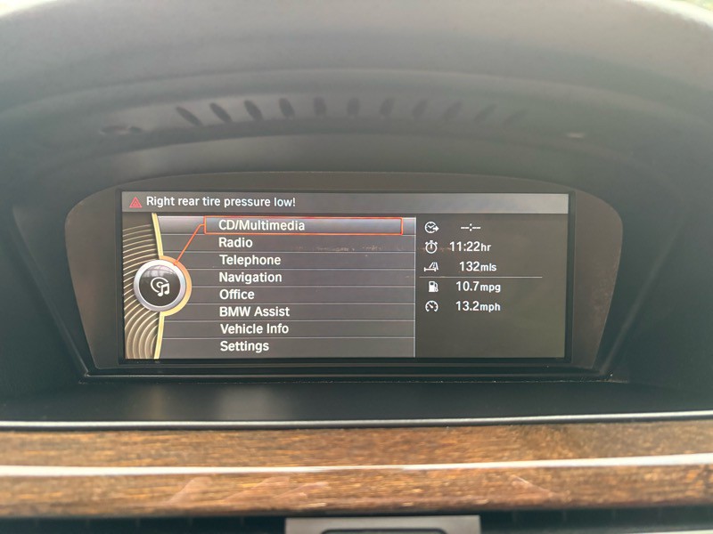 2011 BMW 3 Series Image 23