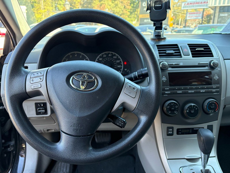 2011 Toyota Corolla Image 9