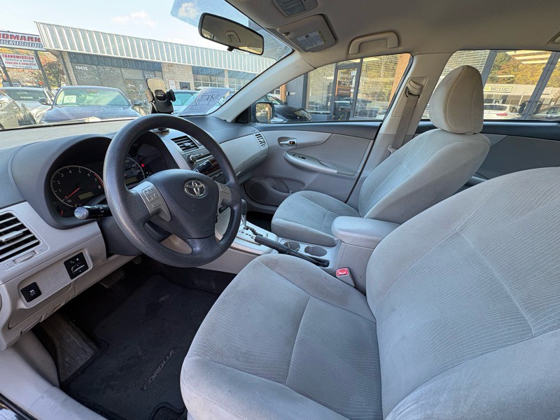 2011 Toyota Corolla Image 11