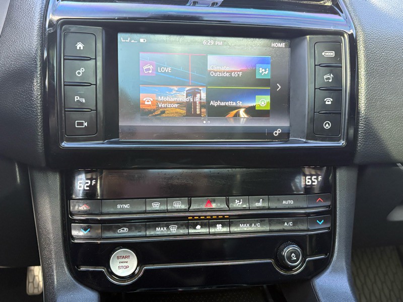 2017 Jaguar F-PACE Image 19