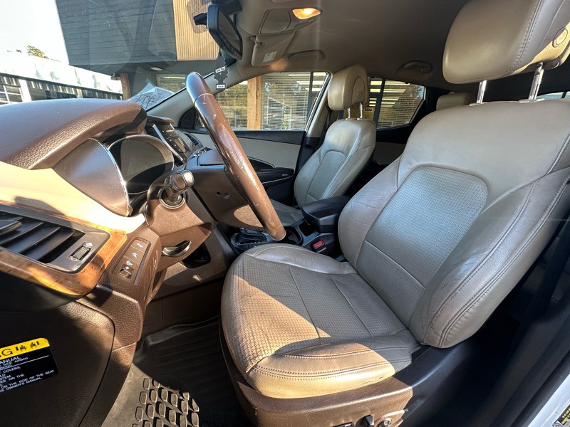 2015 Hyundai Santa Fe Image 13