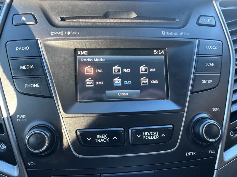 2015 Hyundai Santa Fe Image 18