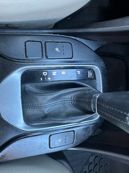 2015 Hyundai Santa Fe Image 23