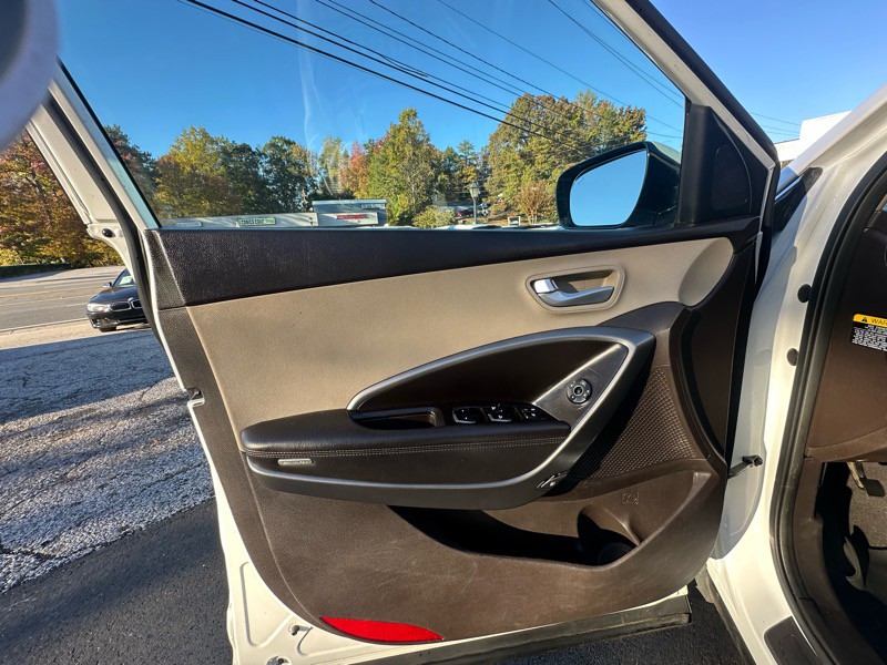 2015 Hyundai Santa Fe Image 28