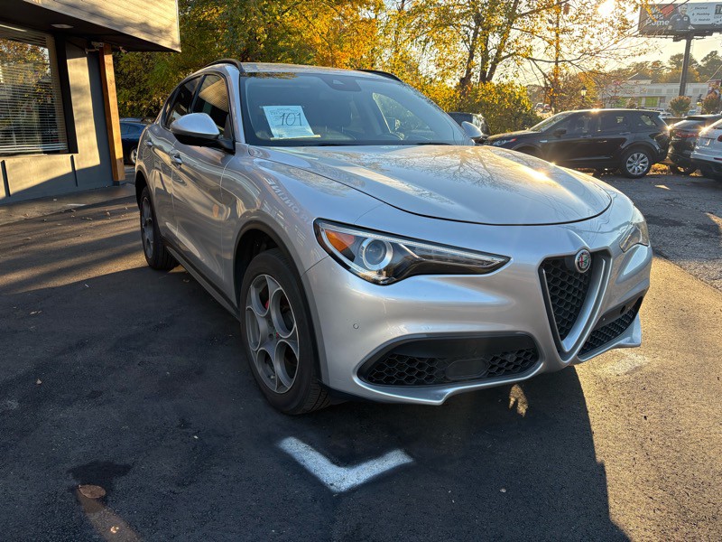 2018 Alfa Romeo Stelvio Image 3
