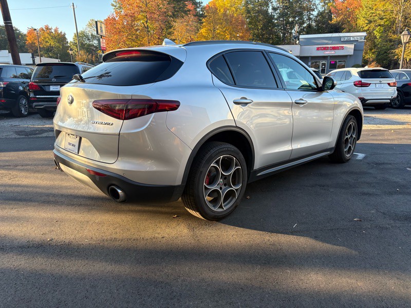 2018 Alfa Romeo Stelvio Image 5