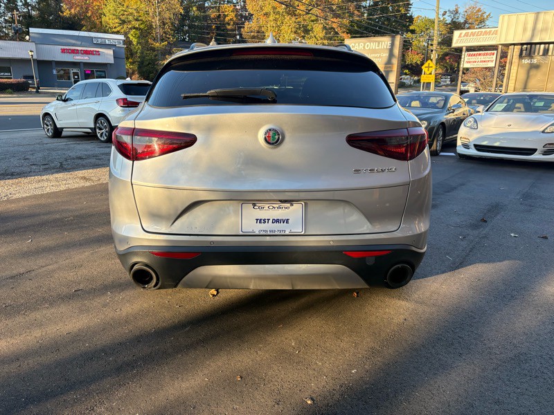 2018 Alfa Romeo Stelvio Image 6