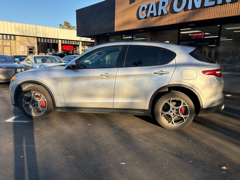 2018 Alfa Romeo Stelvio Image 8