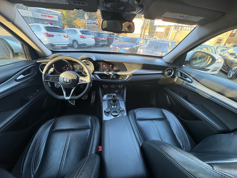 2018 Alfa Romeo Stelvio Image 9
