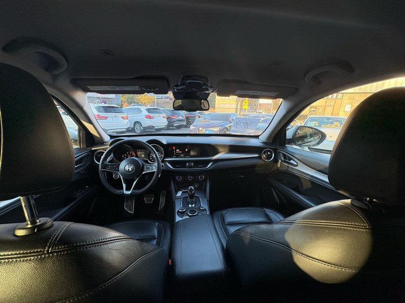 2018 Alfa Romeo Stelvio Image 11