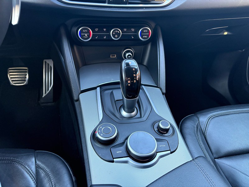 2018 Alfa Romeo Stelvio Image 15