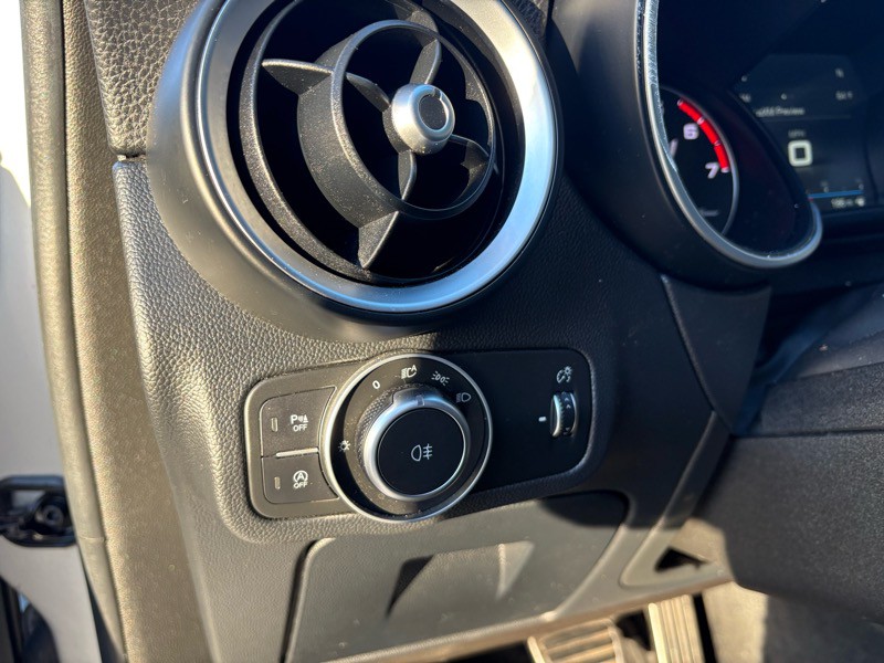 2018 Alfa Romeo Stelvio Image 21