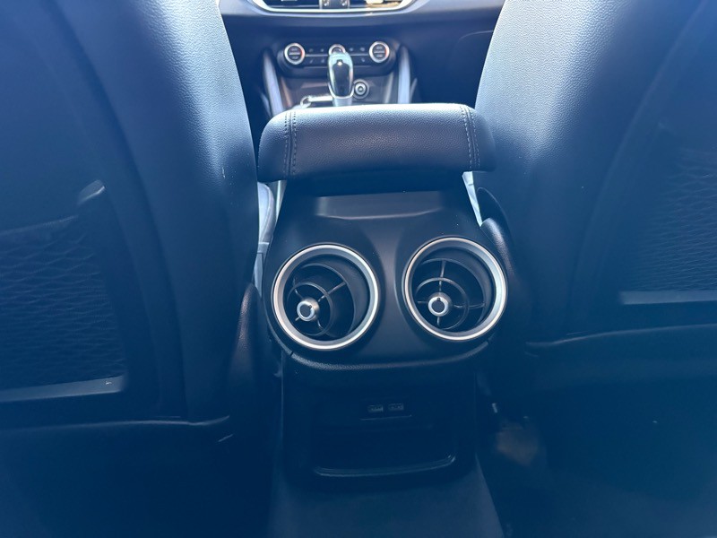 2018 Alfa Romeo Stelvio Image 27