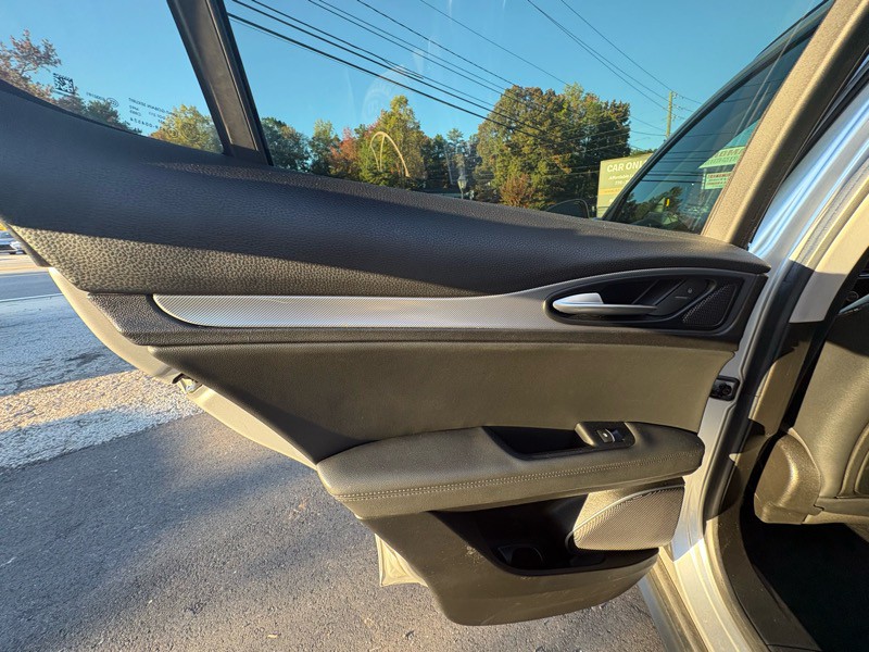 2018 Alfa Romeo Stelvio Image 28