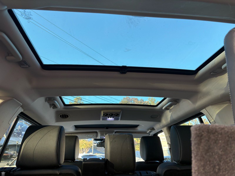 2016 Land Rover LR4 Image 9