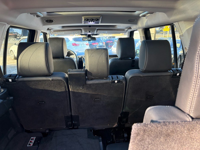 2016 Land Rover LR4 Image 10