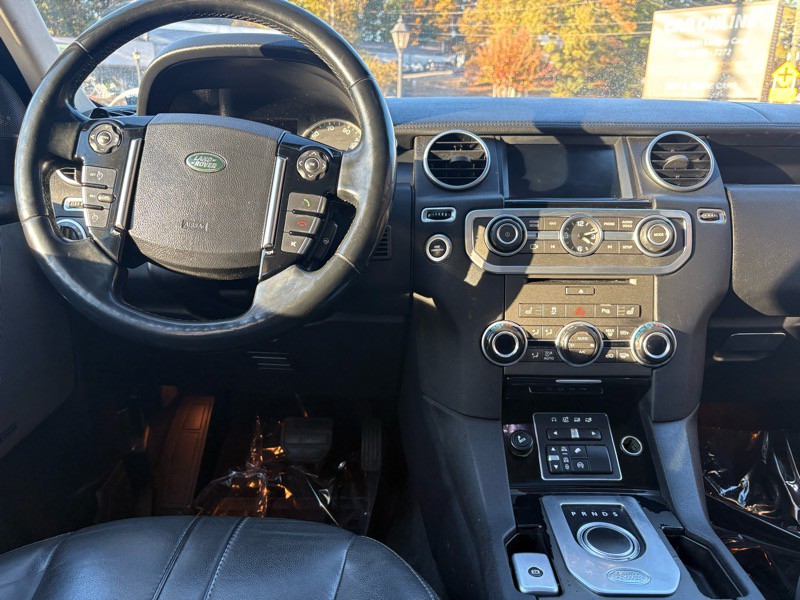 2016 Land Rover LR4 Image 13